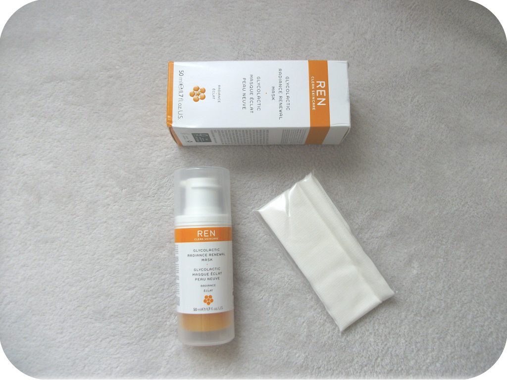 Trois produits de beauté 